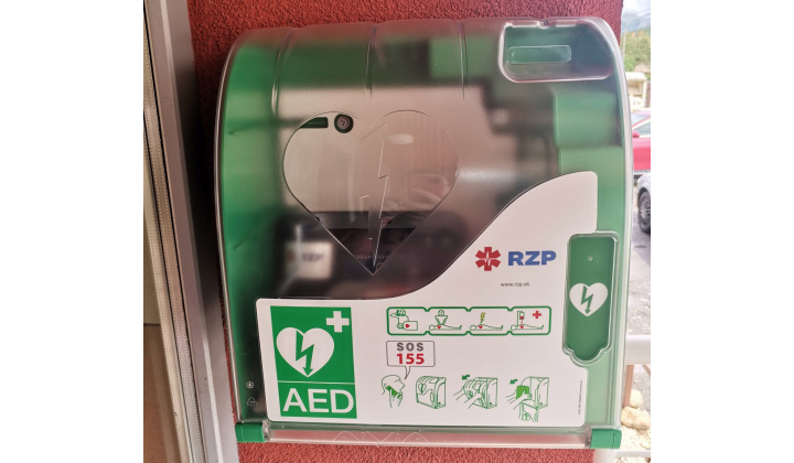 Fotka pre článok Automatický externý defibrilátor (AED) v našej obci 