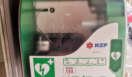Automatický externý defibrilátor (AED) v našej obci 2024 